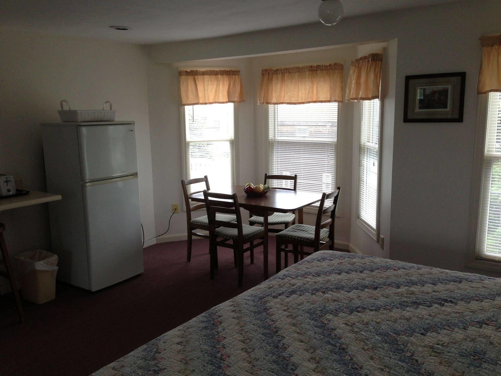 Lynwood Inn York Bagian luar foto